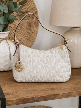 Michael Kors Jet Set East West Shoulder Bag Vanilla Signature MK Logo